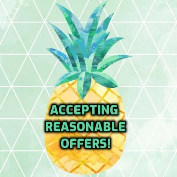 OPEN TO OFFERS 🍍 - Picture 1 of 1